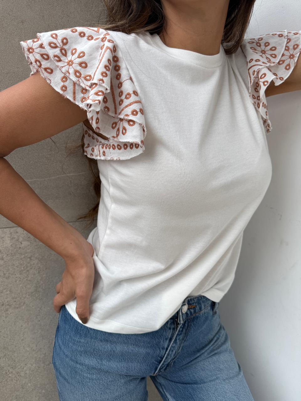 Camiseta Broderie